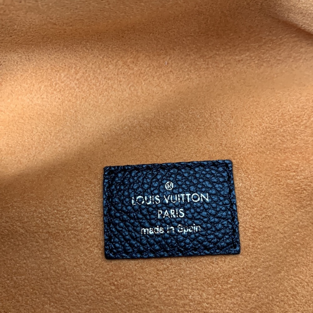 SOLD! ๐ฆ Louis Vuitton Monogram Empreinte Bumbag - Picture 7 of 12
